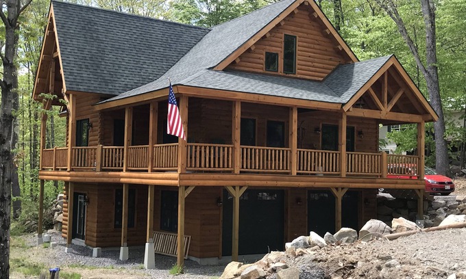 Meredith Cabin | Luxury Log home steps from private beach in Meredith on Lake Winnipesaukee.