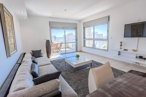 Ashdod Apartment | Luxury Marina 4BR apartment by Airsuite