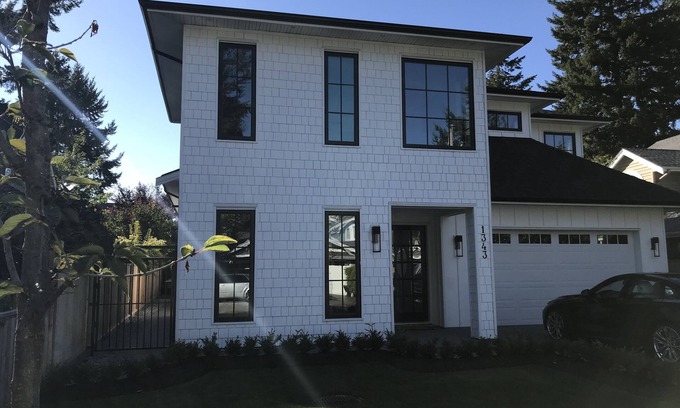 Delta House | Luxury Modern Beach House in Tsawwassen