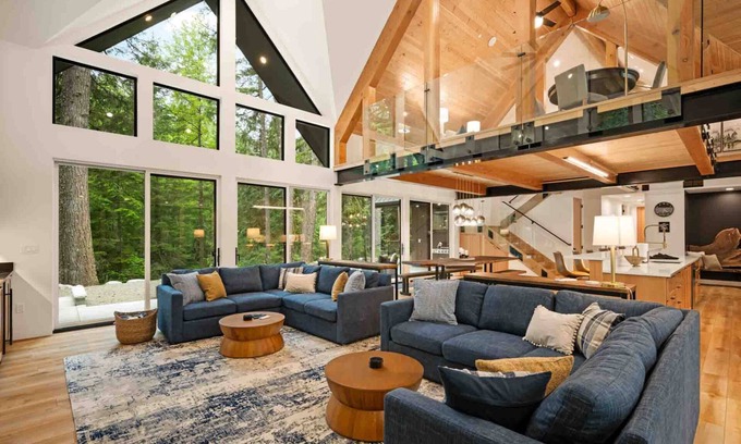 Government Camp House | Luxury Mt. Hood Retreat w/Swim Spa, 5BR w/en-suite Bathrooms, Game Loft, Ping Pong, Steps to River