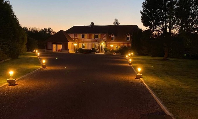 Clarbec House | Luxury norman house 20 min from the beach, private pool/tennis/basketball/piano!