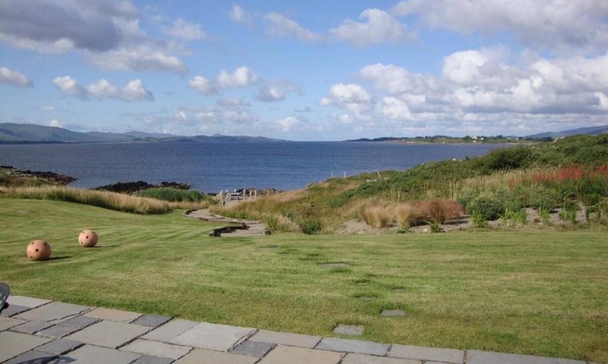 Tahilla Cottage | Luxury ocean-front cottage with private beach. ALASTAIR SAWDAY RECOMMENDED