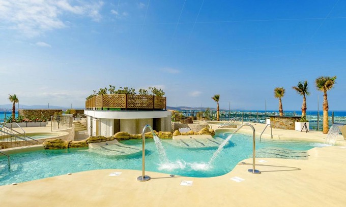 Gibraltar Apartment | Luxury Ocean Spa Plaza Private Large 1 bed apartment