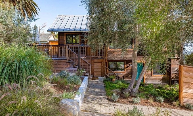 Summerland House | Luxury Ocean View Summerland House & Loft