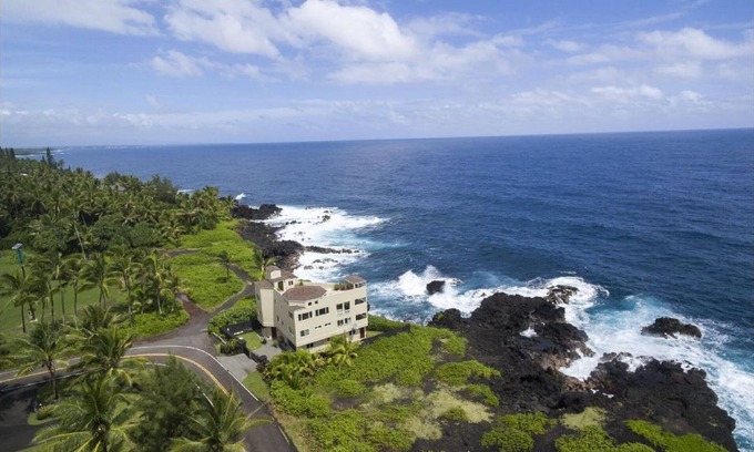 Kapoho House | Luxury oceanfront property with crashing waves and coastline views for miles