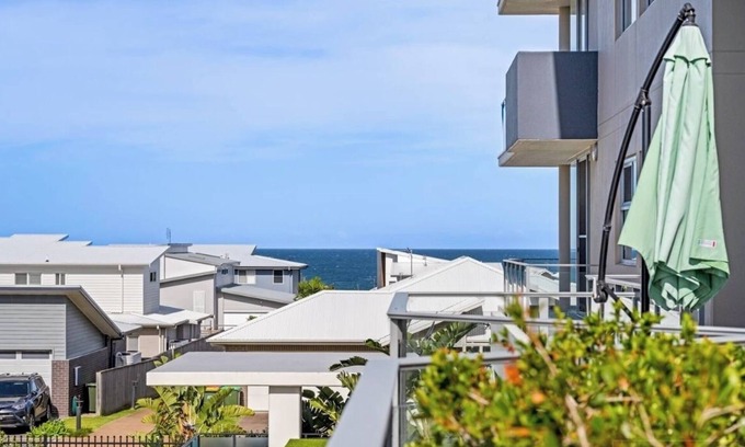 Caves Beach Apartment | Luxury, over-sized private unit, by the beach. Pet friendly!