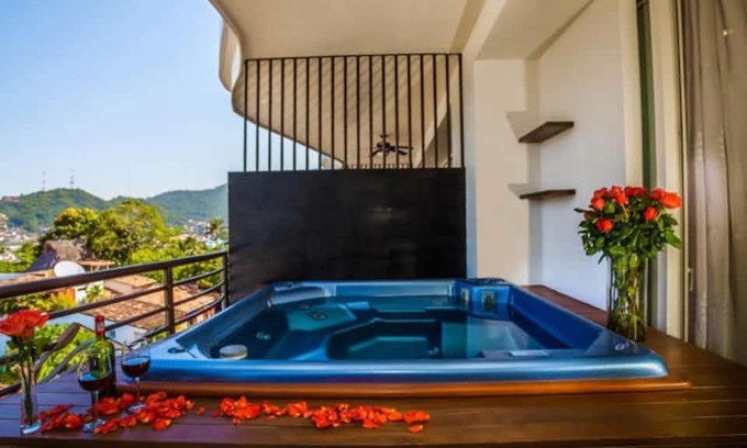 Amapas Apartment | Luxury Pinnacle with jacuzzi