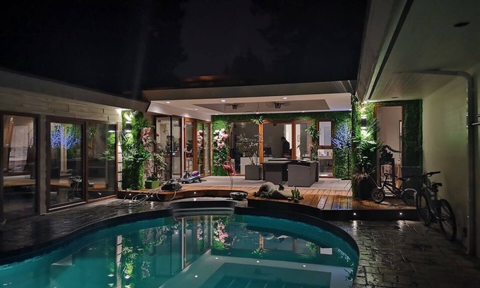 Crescent Beach House | Luxury Pool House Getaway Beachside ResortLike