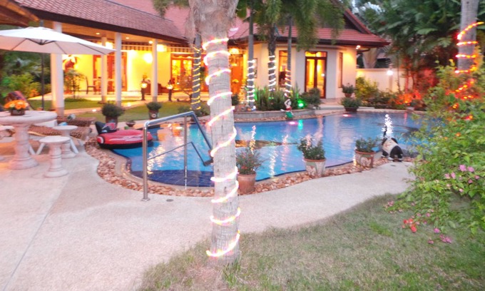 Nong Pla Lai Villa | Luxury Private Villa In A Stunning Location.pool