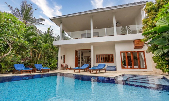 Melaya Villa | Luxury relaxing sea view villa Upperhouse