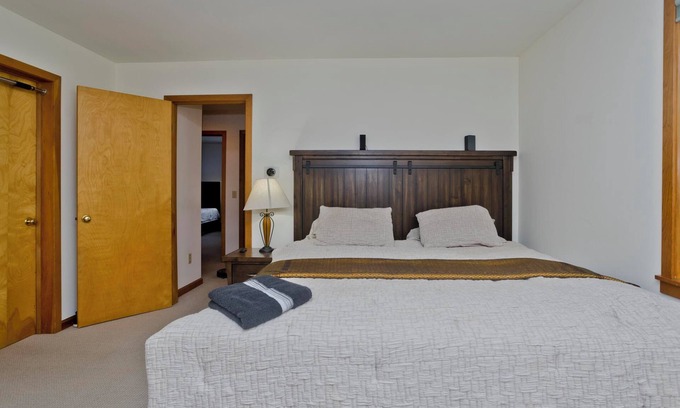Amherst House | Luxury Retreat inAmherst