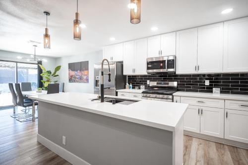 Summerlin House | Luxury Retreat The Vegas Edition