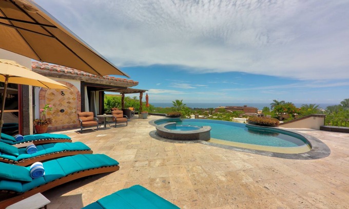 San Jose del Cabo House | Luxury, Rooftop Deck, Pool, Spa, Double-Gated, Beach Club, & Nearby Golf!