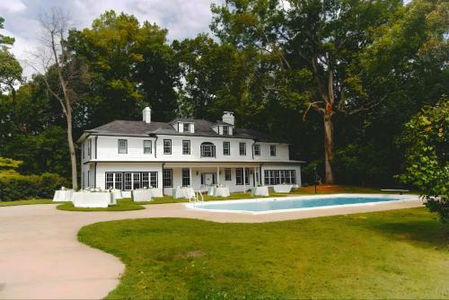 Arcadia Bed & Breakfast | Luxury Rooms at WestWind Estate