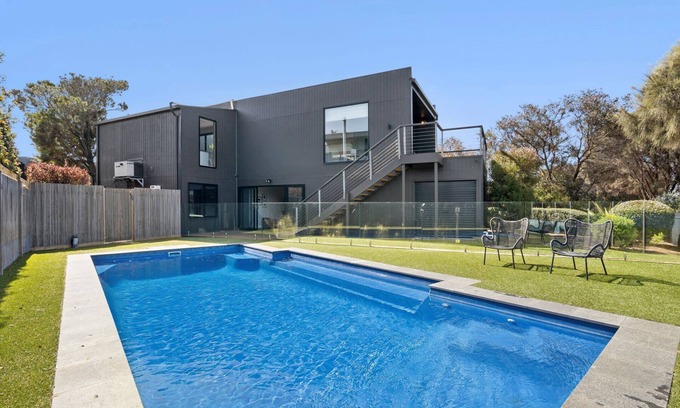 Torquay House | Luxury Sands Golf Escape with Pool and Views