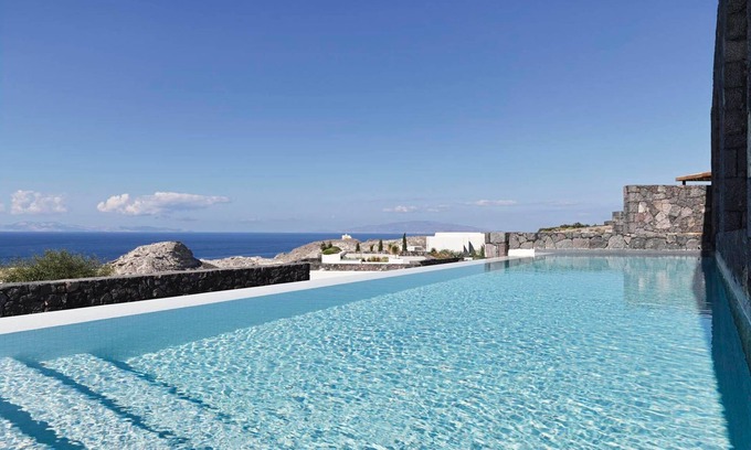 Oia Villa | Luxury Santorini Villa | Villa Sirens Song | 3 Bedrooms | Private Infinity Pool.