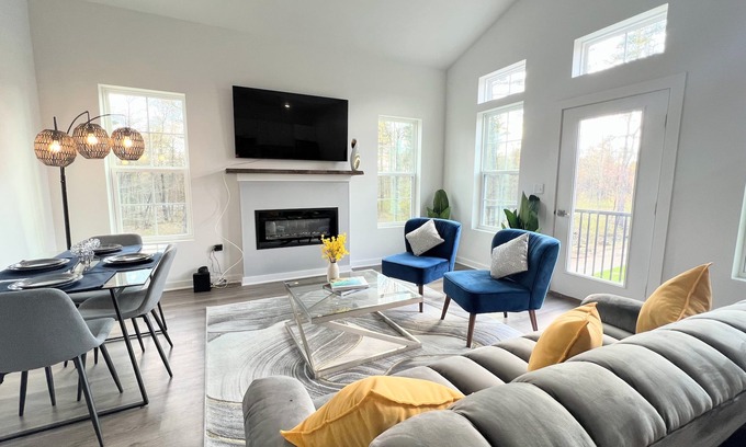 Saratoga Springs Apartment | Luxury Saratoga Apt w King Suite