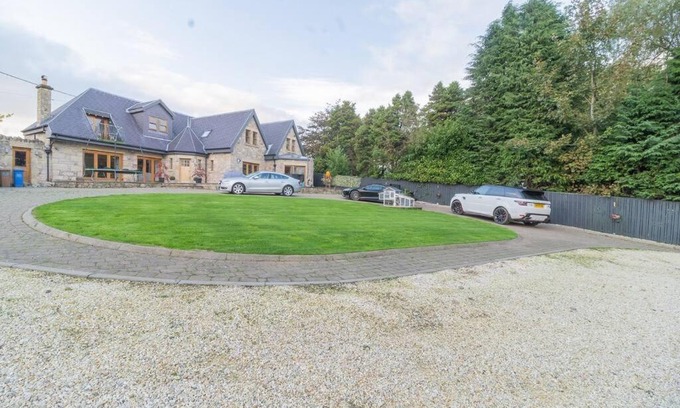 Balmore Villa | Luxury Secure Private Estate - 15 min from COP26
