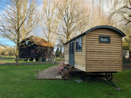 Winterbourne Earls House | Luxury shepherd hut on rare breed smallholding