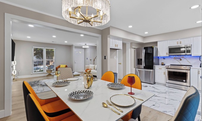 Lake Ridge Condo | Luxury Smart home