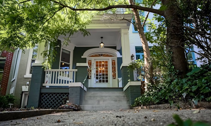 Woodley Park Bed & Breakfast | "Luxury spacious charming DC row house + parking"