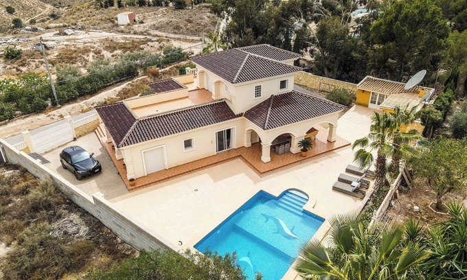 Busot Villa | Luxury spanish villa with a great pool - 10 min from the beach!