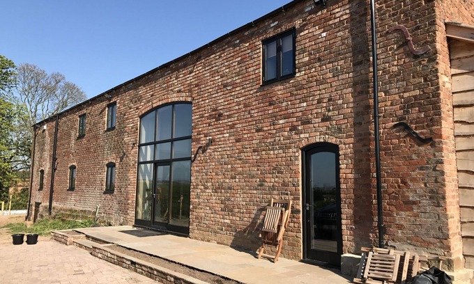 Wimbolds Trafford House | Luxury Stunning 5 Bed Barn Conversion Near Chester