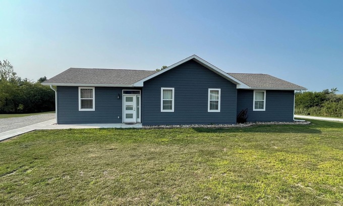 Mystic House | Luxury Suite on Beautiful Rathbun Lake!