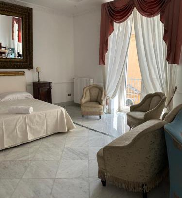 Frattamaggiore Apartment | Luxury suite on the square