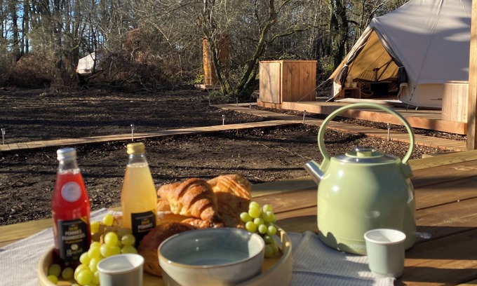 Salles-en-Toulon RV Rental | Luxury tent with private spa Copa cabanes 1 pond view