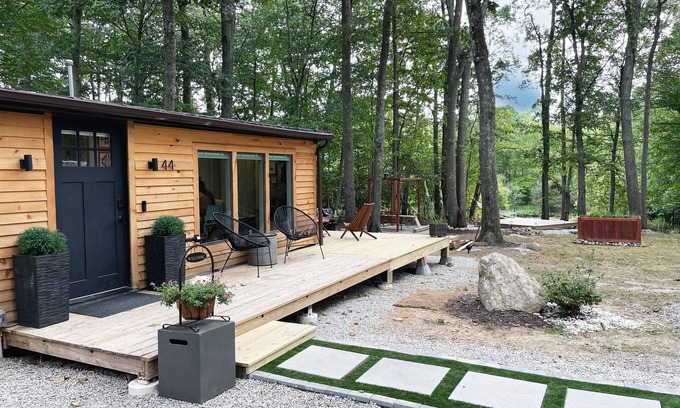 Niantic Cottage | Luxury Tiny Home In Niantic