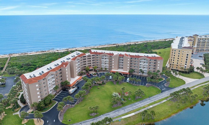 Palm Coast Condo | Luxury top floor beachfront view