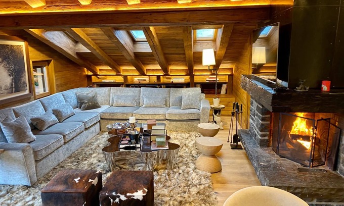 Saanen Apartment | Luxury Top Floor Chalet Style Apartment
