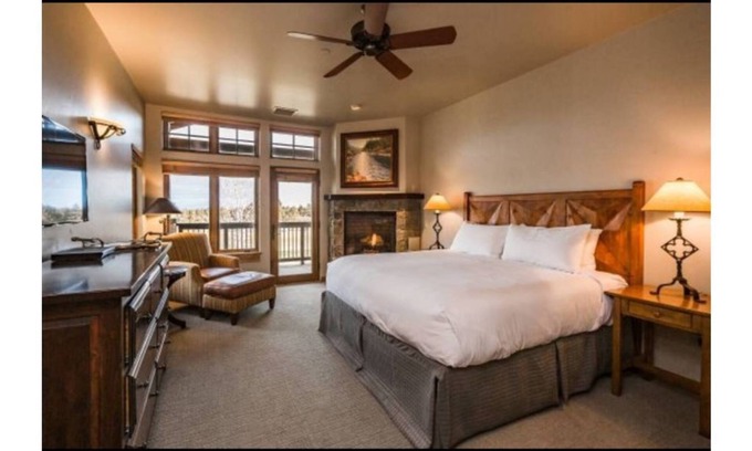 Pronghorn House | Luxury townhome at Juniper Preserve in Pronghorn Resort . 3 bedr,
