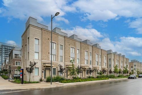 Vaughan House | Luxury Townhouse in Vaughan