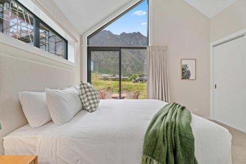 Jacks Point Apartment | Luxury Unit Located At Base Of The Iconic Remarkables