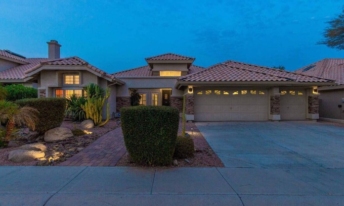 Foothills House | Luxury Vacation Home with Pool & Golf Course Views – Ahwatukee Foothills