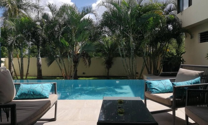 Albion House | LUXURY VILLA 500M FROM THE BEACH, SHOPS AND CLUB MED