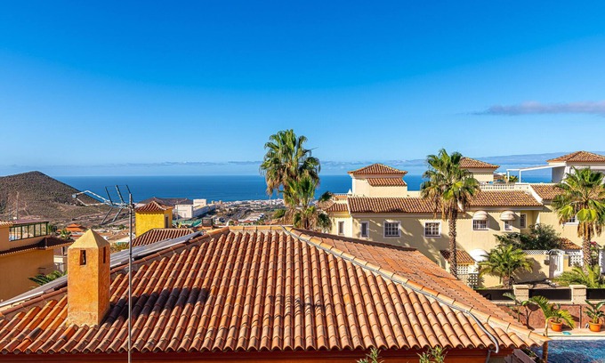 Chayofa Villa | Luxury Villa del Duque in Chayofa, dream location, private pool, sea views, golf