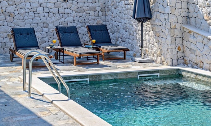 Splitska Villa | Luxury Villa Dream and Live with a heated pool by the sea on the island of Brac