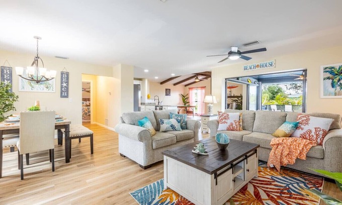 Englewood South Villa | ❤️️Luxury Villa Englewood - Private Pool 😎 - Game room - 6 mins to Beaches