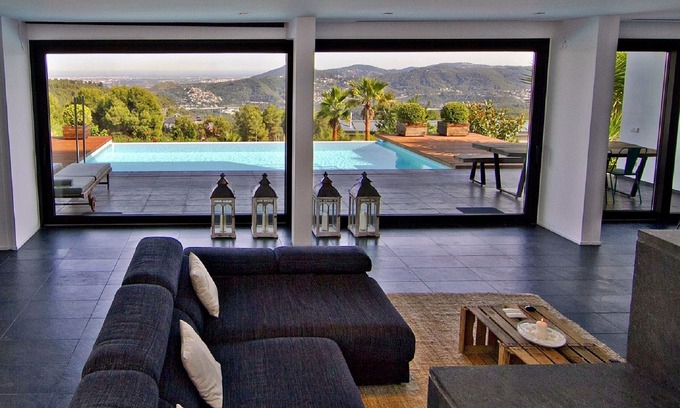 Fontpineda House | Luxury Villa in Barcelona with Private Pool