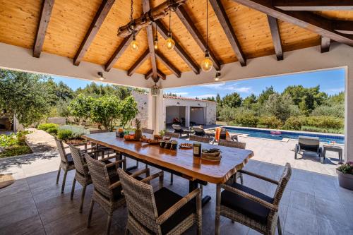 Milna (Brac) Villa | Luxury Villa Nature with heated private pool, sauna & fire pit, a short walk to the beach