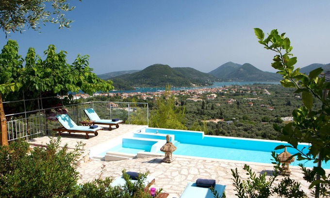 Nidri Villa | Luxury villa overlooking the sea with private pool-Villa Lily