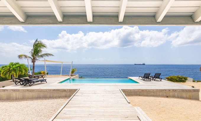 Sint Willibrordus Villa | Luxury villa right by the sea with private beach.