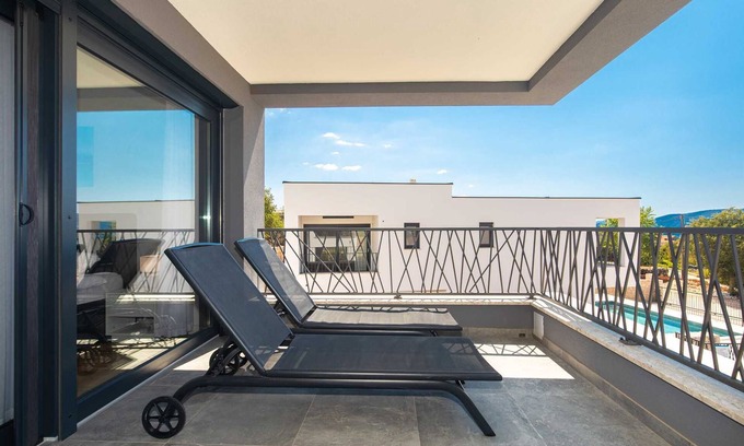 Milohnici Villa | Luxury Villa VENUS with pool