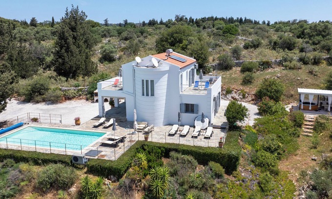 Apokoronas Villa | Luxury Villa with Private Pool and Jacuzzi - Totally Privacy