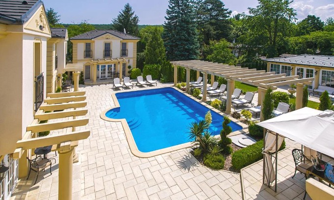 Sopron Apartment | Luxury-Villas