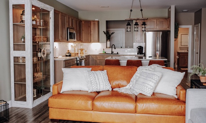 Schofield Apartment | Luxury Waterfront 2BR w/King Suite