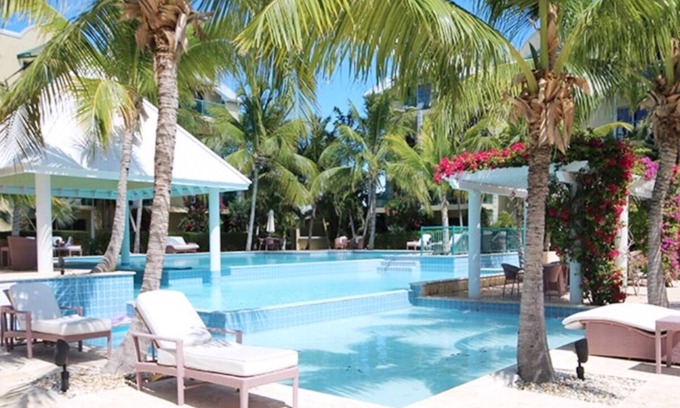 The Bight House | Luxury Waterfront Townhouse. 2 Bedroom 2.5 Bath - 5 Minutes Walk from the Beach